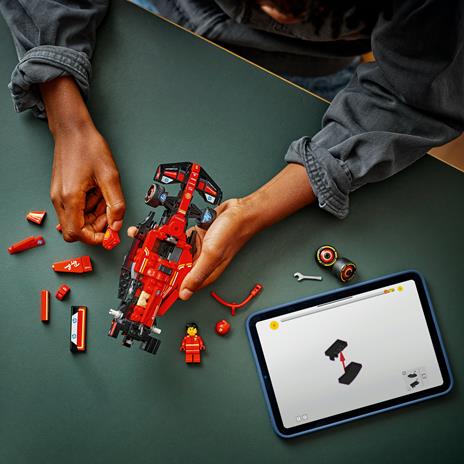 LEGO Speed Champions Auto da corsa F1® Ferrari SF-24 - 10